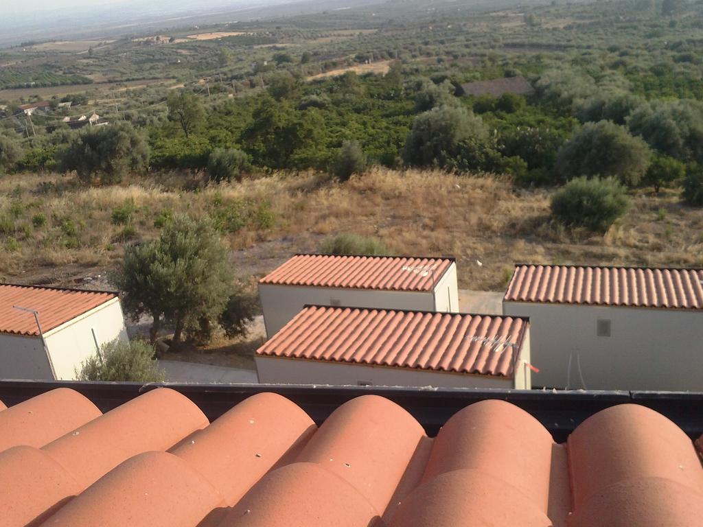 Motta SantʼAnastasia Sivillage المظهر الخارجي الصورة